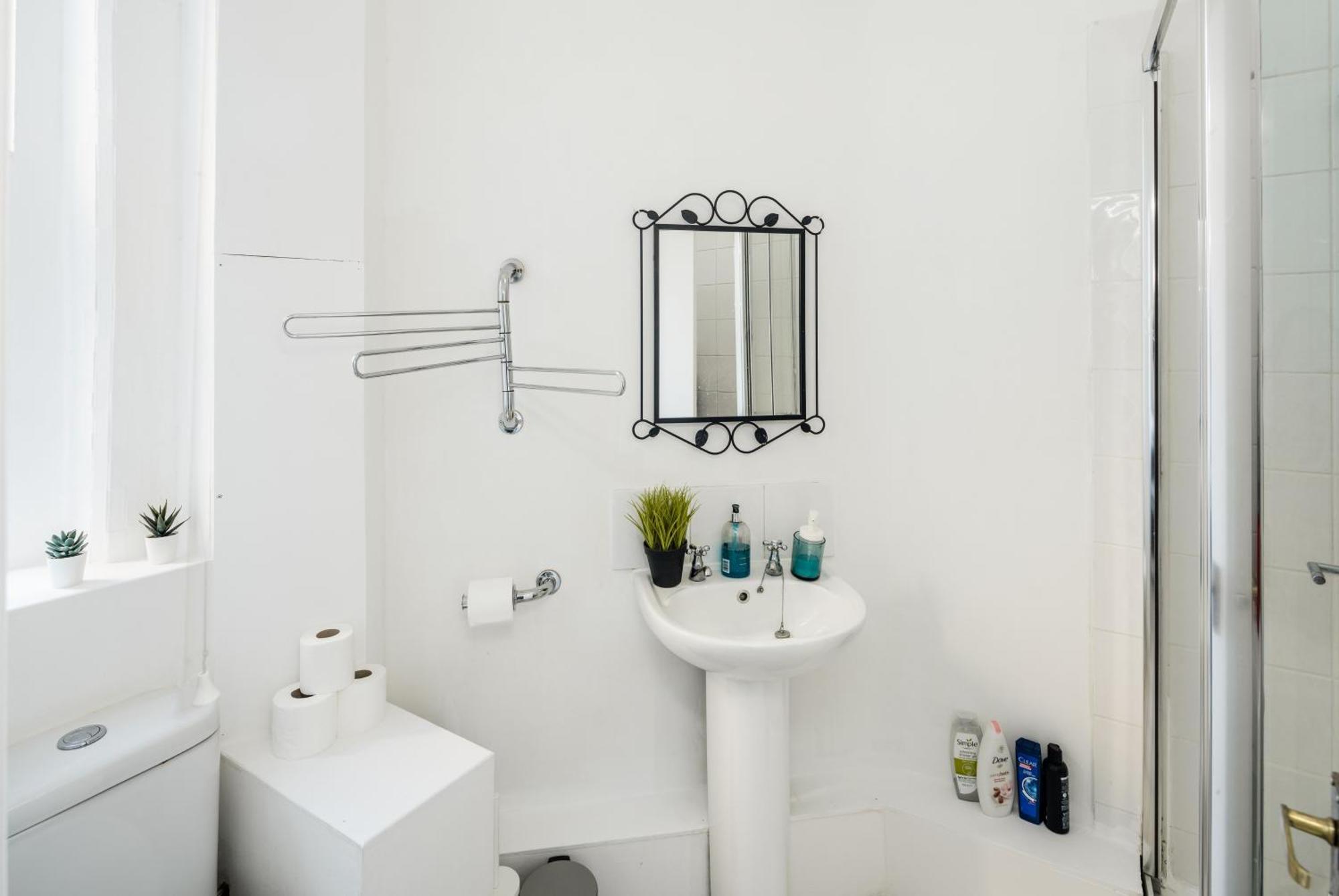 Cosy 1 Bedroom Home In Fitzrovia Лондон Экстерьер фото
